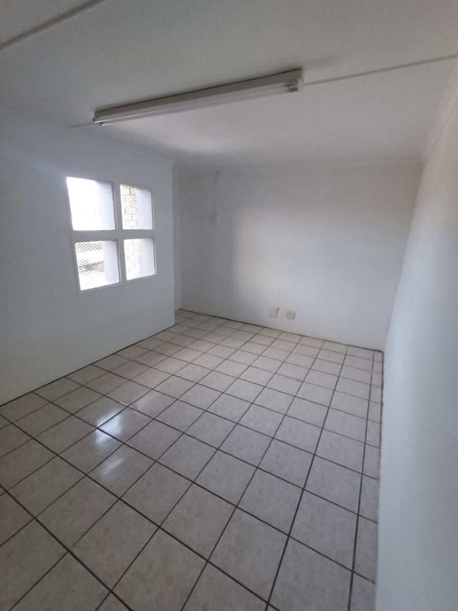 To Let Commercial Property for Rent in Okavango Park Western Cape